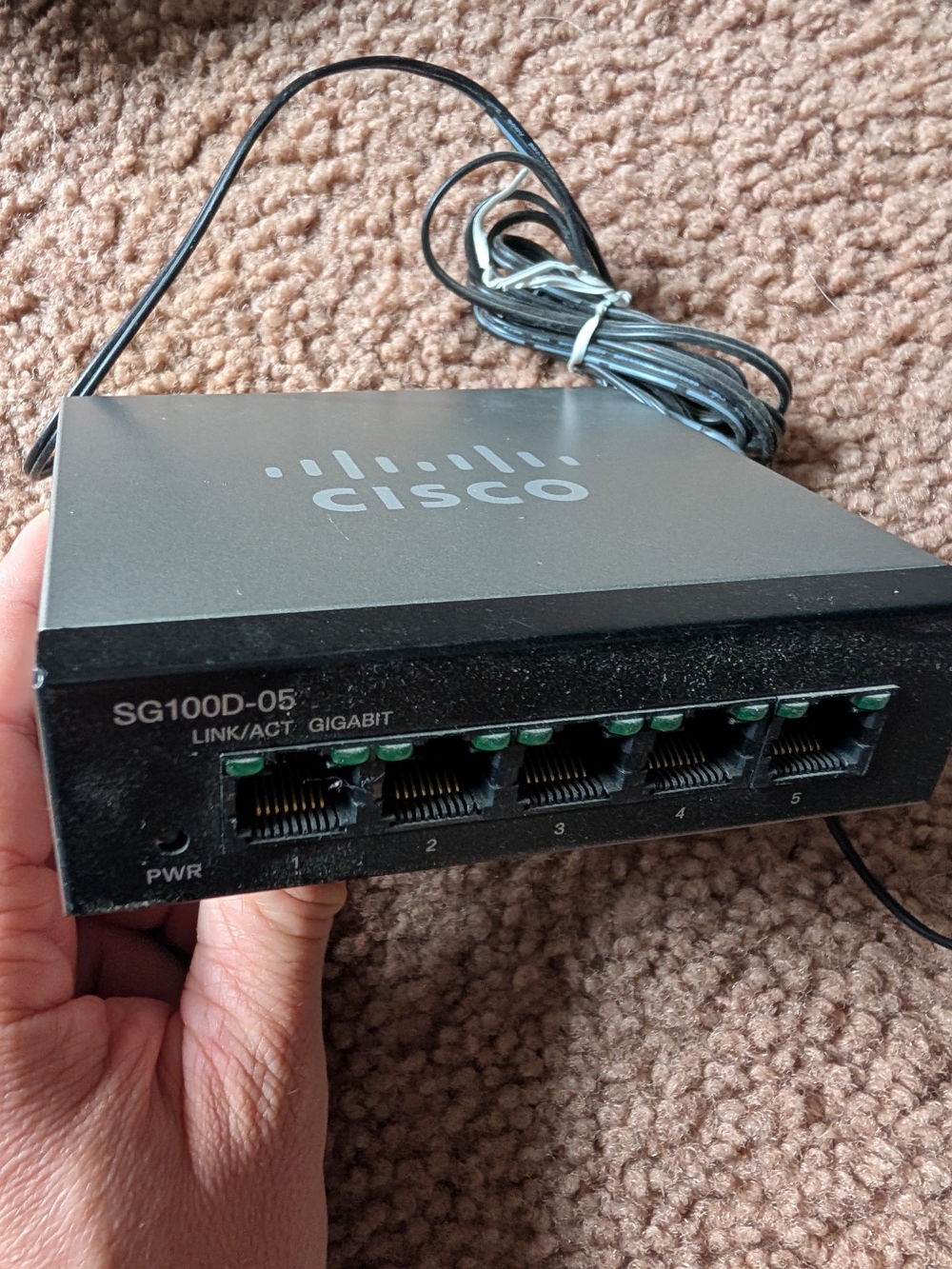 Cisco SG100D-05 5-Port Gigabit Ethernet Switch - Black